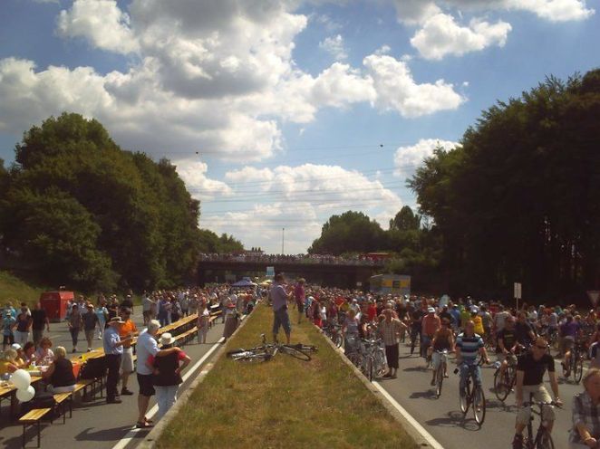 34949_414946358333_1962828_n